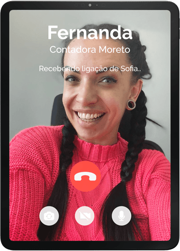 Tablet em vídeo chamada com a Fernanda da moreto contabilidade